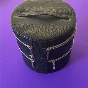 Lancôme Black Textured Round makeup case 2 layers